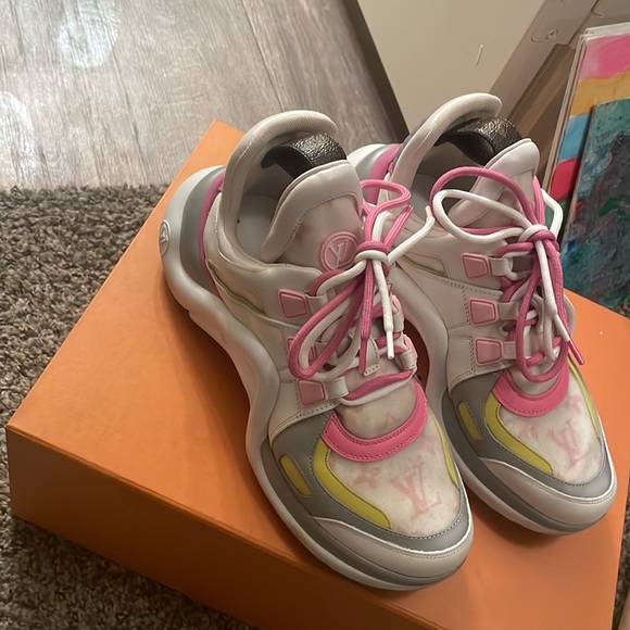 Authentic Louis Vuitton Spring collection Archlight sneakers. - Picture 2 of 7
